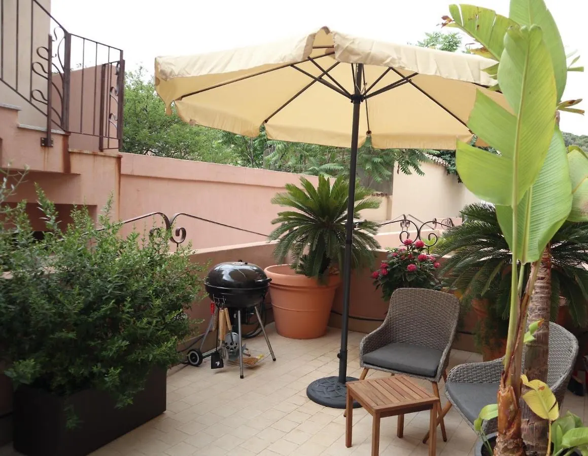 Residenza Octopus Villasimius 0*,
